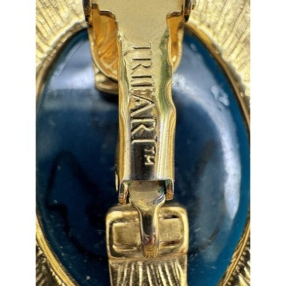 TRIFARI TM Blue Cabochon Earrings Elegant Oval Clip On Acrylic Anchor Design - Picture 15 of 16